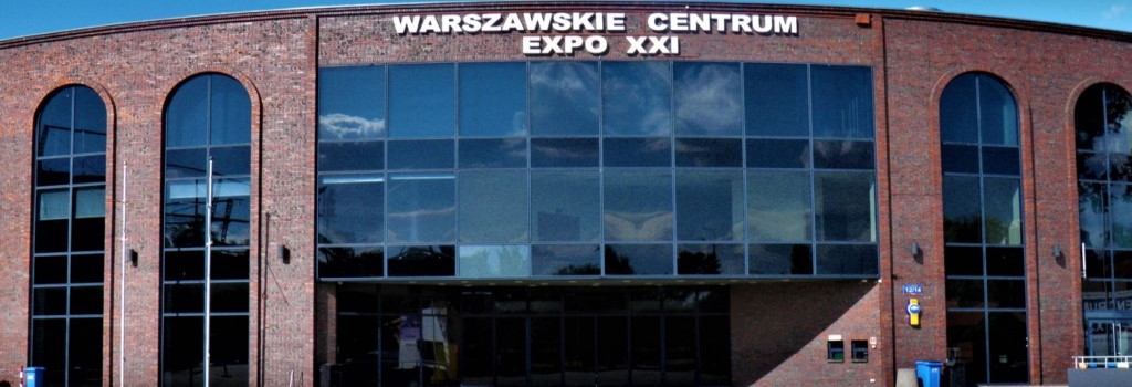 Клинкерный кирпич Patoka Rustika на фасаде выставочного центра в Варшаве.